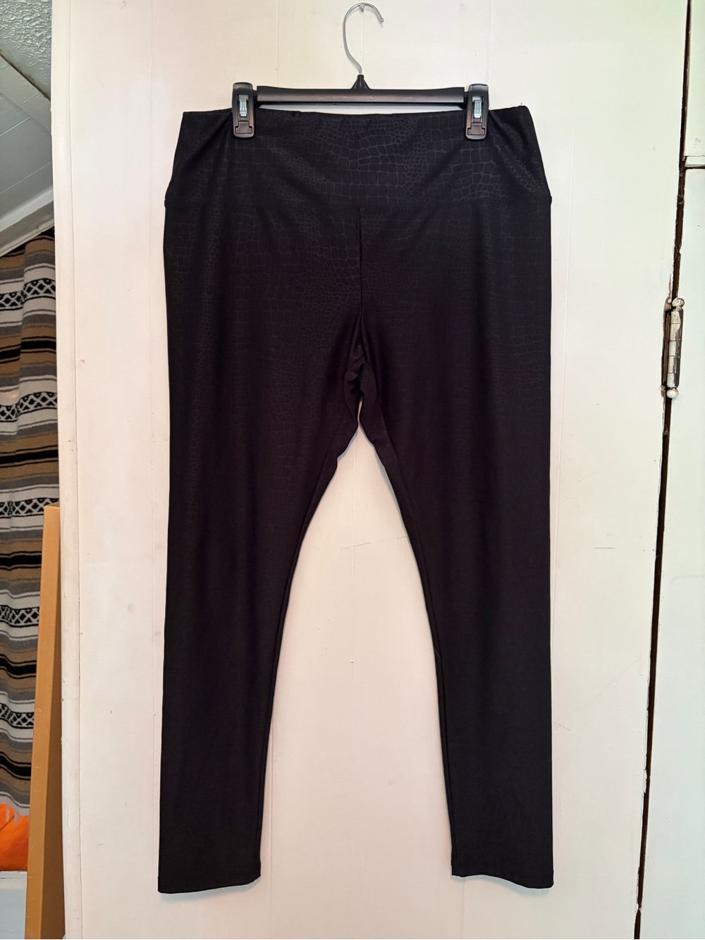 Black Wild Fable XL croco-print full length high rise leggings